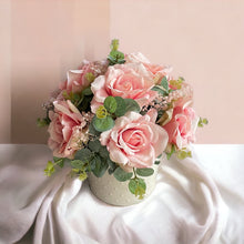 Cargar imagen en el visor de la galería, Arreglo Baby Pink Rose - Marycielo Mendoza Design