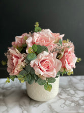 Cargar imagen en el visor de la galería, Arreglo Baby Pink Rose - Marycielo Mendoza Design