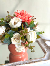 Cargar imagen en el visor de la galería, Arreglo Filippa - Marycielo Mendoza Design