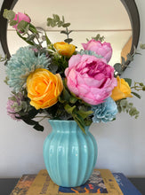 Cargar imagen en el visor de la galería, Arreglo Spring is Here - Marycielo Mendoza Design