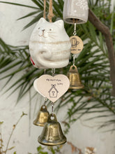 Cargar imagen en el visor de la galería, Colgante con Campana Gatito - Marycielo Mendoza Design