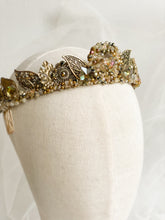 Cargar imagen en el visor de la galería, Tiara Almería - Marycielo Mendoza Design