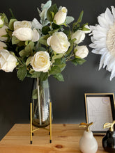 Cargar imagen en el visor de la galería, Arreglo Antonella - Marycielo Mendoza Design