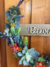 Cargar imagen en el visor de la galería, Colgante Suculentas Bienvenidos - Marycielo Mendoza Design