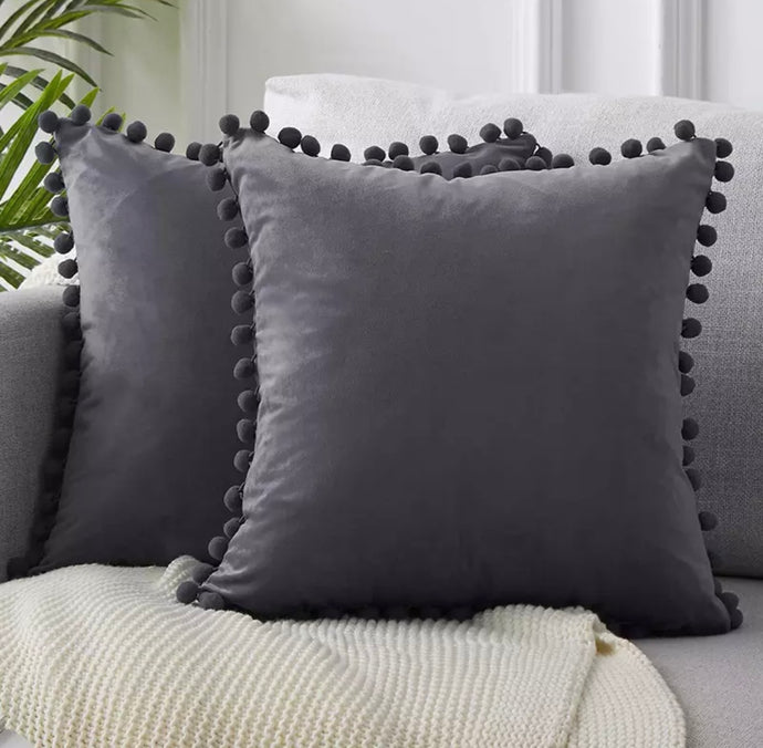 CFunda de Cojín Ponpónes Gris - Marycielo Mendoza Design