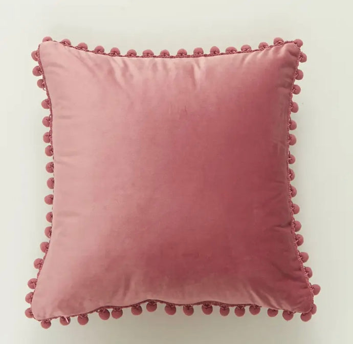 Funda de Cojín Ponpónes Color Palo Rosa - Marycielo Mendoza Design